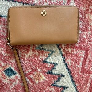 Tory Burch Contental tan wallet